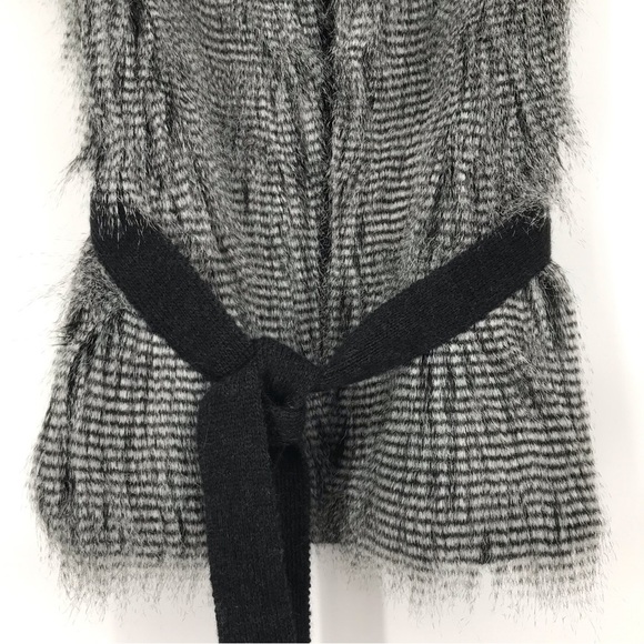 NWT Authentic Looking Long Hair Faux Fur Vest - Picture 6 of 11